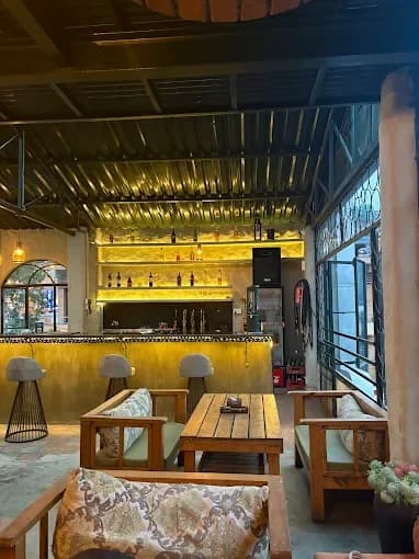 Restaurant view 4